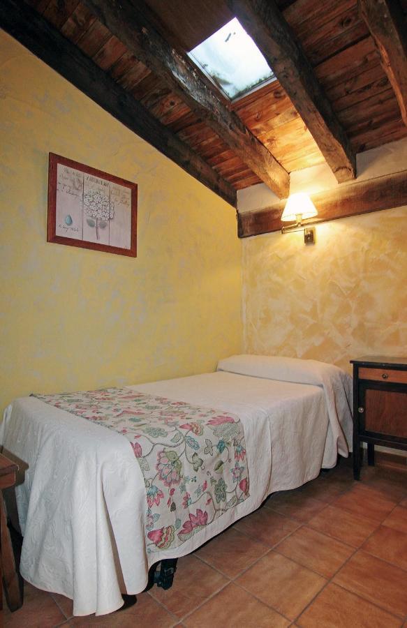 Hotel Rural Los Abuelos Montemayor de Pililla Exterior photo